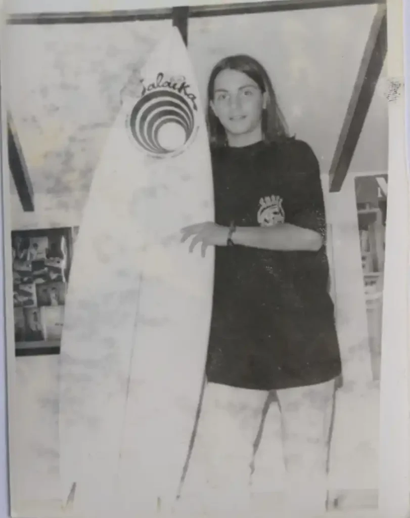 Pablo Ruiz con una de sus primeras tablas