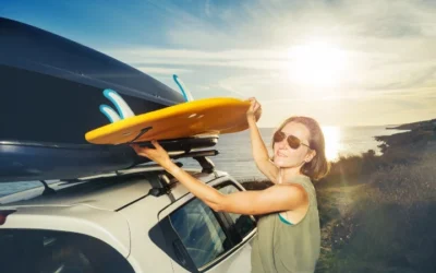 Wie transportiere ich mein Surfbrett im Auto?