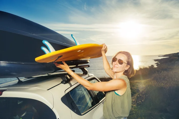 ¿Cómo transportar tu tabla de surf en el coche? - Biosurfcamp
