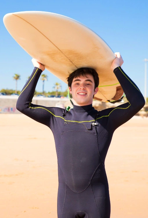 joven adolescente surf para familias
